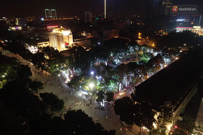 Pháo hoa rợp trời đêm giao thừa, cả nước hân hoan chào đón năm mới Kỷ Hợi 2019