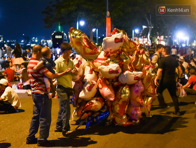 Pháo hoa rợp trời đêm giao thừa, cả nước hân hoan chào đón năm mới Kỷ Hợi 2019