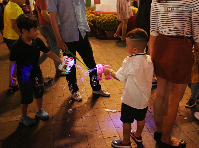 Pháo hoa rợp trời đêm giao thừa, cả nước hân hoan chào đón năm mới Kỷ Hợi 2019