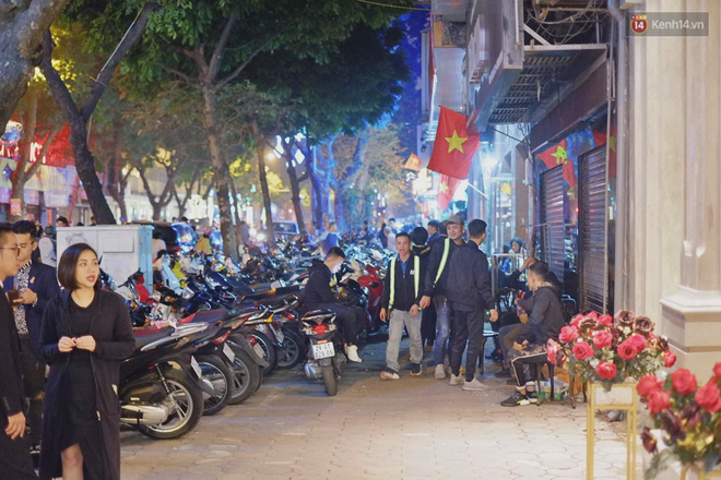 Pháo hoa rợp trời đêm giao thừa, cả nước hân hoan chào đón năm mới Kỷ Hợi 2019