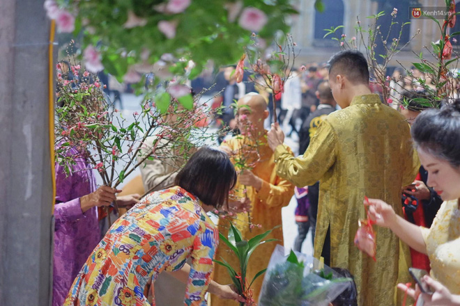 Pháo hoa rợp trời đêm giao thừa, cả nước hân hoan chào đón năm mới Kỷ Hợi 2019