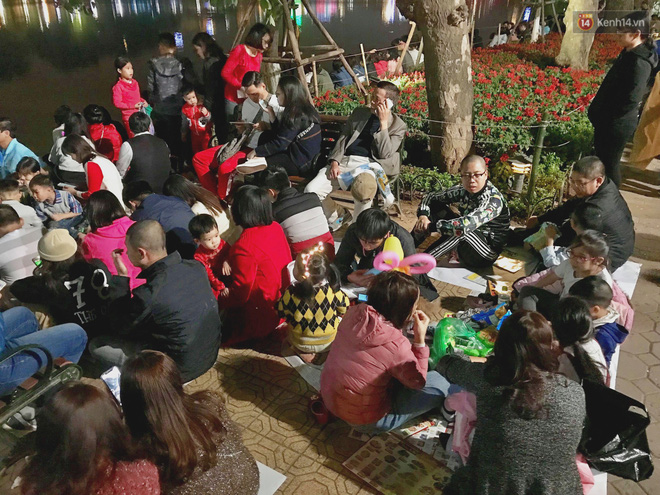 Pháo hoa rợp trời đêm giao thừa, cả nước hân hoan chào đón năm mới Kỷ Hợi 2019