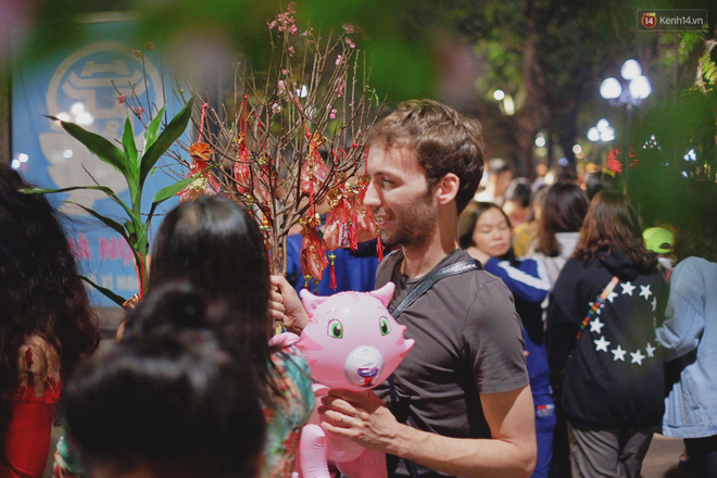 Pháo hoa rợp trời đêm giao thừa, cả nước hân hoan chào đón năm mới Kỷ Hợi 2019