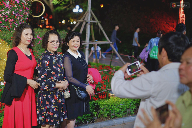 Pháo hoa rợp trời đêm giao thừa, cả nước hân hoan chào đón năm mới Kỷ Hợi 2019