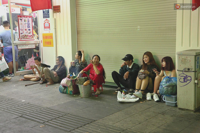 Pháo hoa rợp trời đêm giao thừa, cả nước hân hoan chào đón năm mới Kỷ Hợi 2019