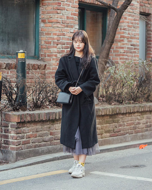 Street style giới trẻ Hàn tuần qua: nữ tính, cá tính, chất chơi chiêu nào cũng có và đều đẹp ngất ngây