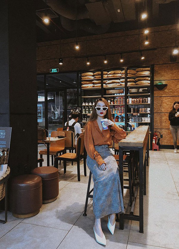 Street style cận Tết của sao Việt: Hà Hồ diện toàn màu chóe, Đàm Thu Trang cực giản dị trong bộ đồ sắc nâu