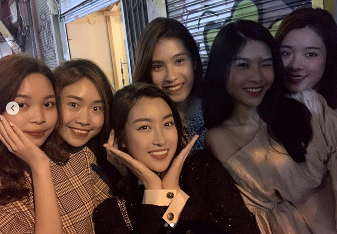 Sao Việt đón giao thừa ấm áp cùng gia đình, bạn bè