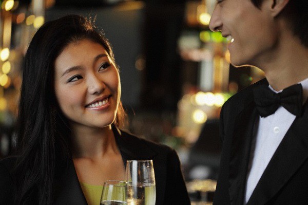 Tôi không ngờ đứa con gái vừa xấu vừa lười và bẩn của tôi lại kiếm được anh người yêu có gia thế khủng khiếp