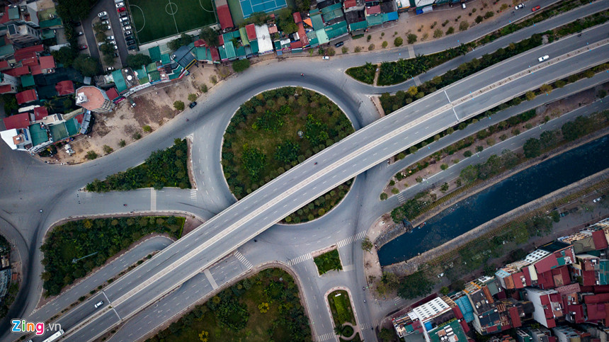 Cảnh vắng vẻ ở Hà Nội sáng mùng 1 Tết