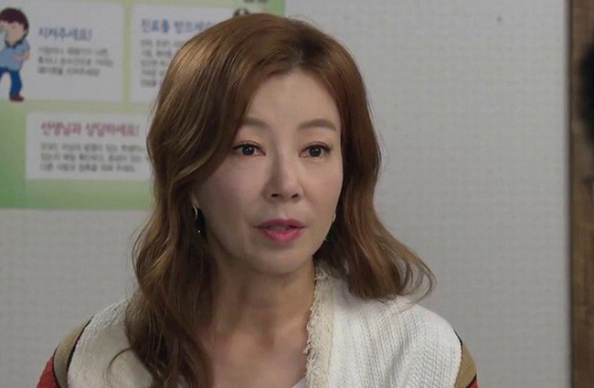 Năm đầu ăn Tết nhà chồng, chiều 30 mẹ chồng vào phòng nói vài câu khiến nàng dâu mới bật khóc nức nở