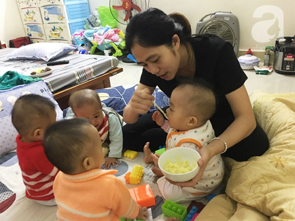 Mẹ trẻ đánh cược mạng sống sinh tứ thai đón mùa xuân đầu tiên bên các con: Tết của em dựa hết vào chồng