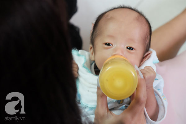 Mẹ trẻ đánh cược mạng sống sinh tứ thai đón mùa xuân đầu tiên bên các con: Tết của em dựa hết vào chồng