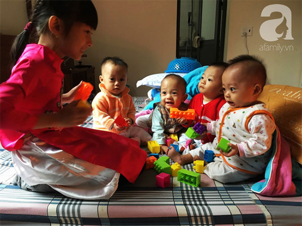 Mẹ trẻ đánh cược mạng sống sinh tứ thai đón mùa xuân đầu tiên bên các con: Tết của em dựa hết vào chồng