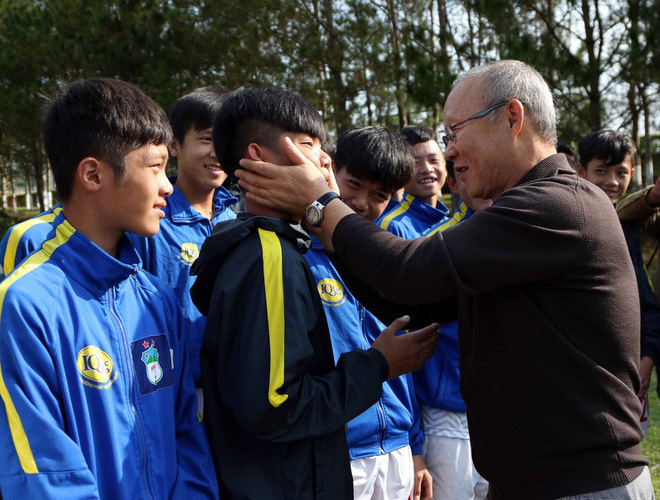 Bầu Đức trải lòng về canh bạc Park Hang-seo