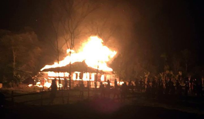 Căn nhà đỏ rực lửa trong đêm giao thừa do đun nồi bánh chưng cháy bén