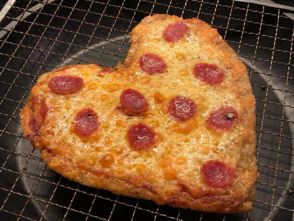 Mới mùng 1 Tết, cô gái hỏi khó dân mạng: Ngán bánh chưng thì phải làm sao?