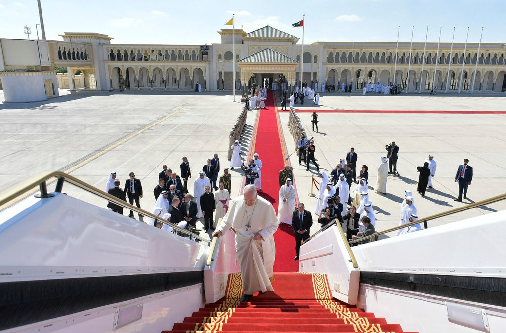 Giáo hoàng lần đầu thừa nhận nữ tu Công giáo bị lạm dụng tình dục