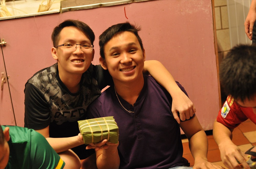 Du học sinh ở nước ngoài ăn Tết cổ truyền ra sao?