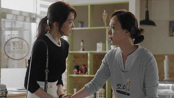 Em họ nhà chồng về ăn Tết cùng, tôi không thể ngờ sự thật về thân phận của cô ta…