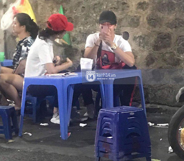 Bình An đăng tải hình ảnh tình cảm với một cô gái, dân mạng lại đồng loạt gọi tên Phương Nga