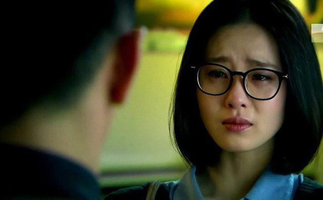 26 Tết, mẹ chồng gọi tôi xuống rồi dúi ít tiền vào tay, nói mấy câu làm tôi bật khóc nức nở