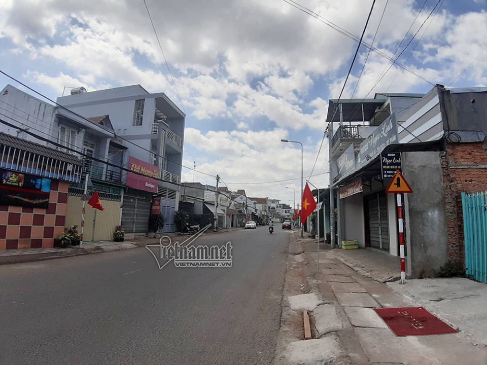 Truy tìm lái xe côn đồ đánh phụ nữ giữa đường ở Đồng Nai