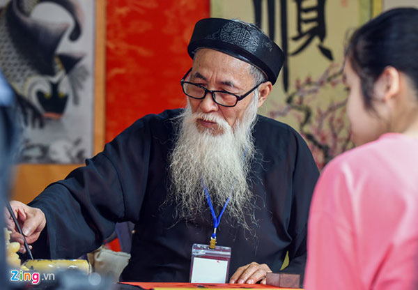 Người Hà Nội đi xin chữ đầu năm