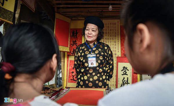 Người Hà Nội đi xin chữ đầu năm