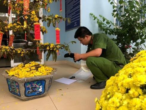 Quá trình 2 nghi can cầm súng đột nhập vào trạm thu phí, khống chế nhân viên cướp 2.2 tỷ đồng mùng 3 Tết