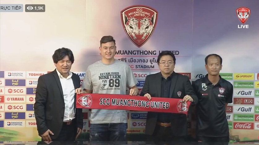 HLV Muangthong United tiết lộ lý do quyết tâm chiêu mộ bằng được Đặng Văn Lâm