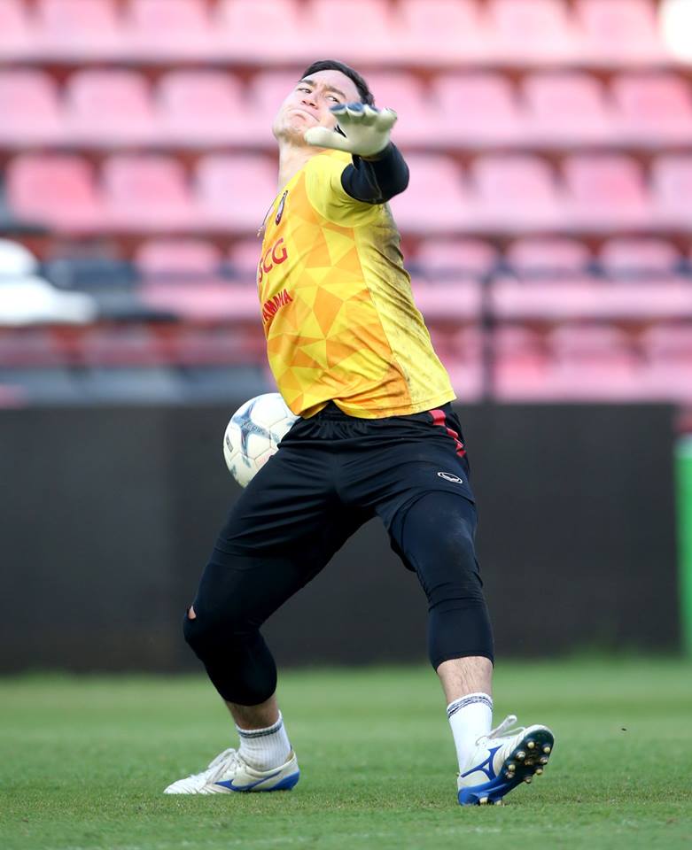 Những hình ảnh đầu tiên của Đặng Văn Lâm khi bước vào cuộc chiến tranh suất bắt chính tại Muangthong United