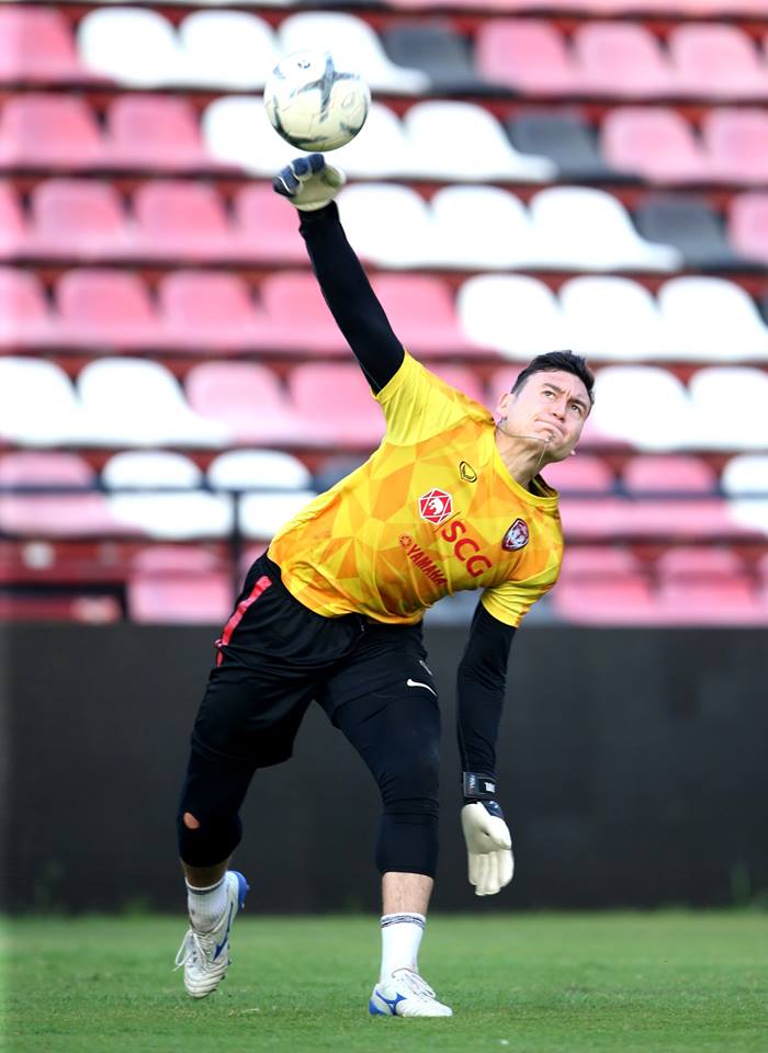 Những hình ảnh đầu tiên của Đặng Văn Lâm khi bước vào cuộc chiến tranh suất bắt chính tại Muangthong United