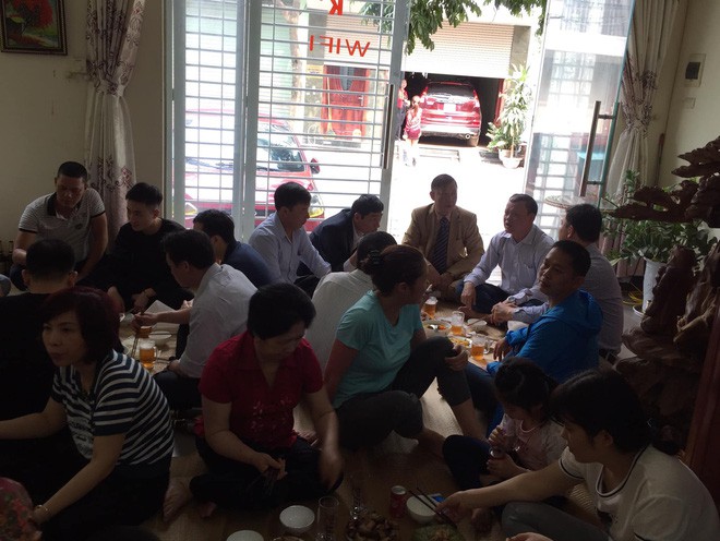 Dân mạng khoe ảnh đại gia đình sum họp ngày Tết: Không có đông nhất, chỉ có đông hơn! Dân mạng khoe ảnh đại gia đình sum họp ngày Tết: Không có đông nhất, chỉ có đông hơn!