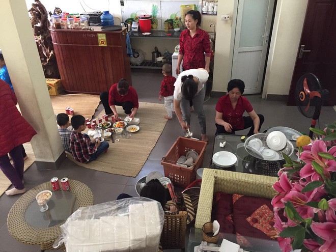 Dân mạng khoe ảnh đại gia đình sum họp ngày Tết: Không có đông nhất, chỉ có đông hơn!