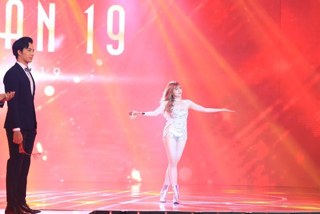 Cuối cùng thì ca khúc mà ai cũng hát theo khi xem Người ấy là ai? đã chính thức lên sóng