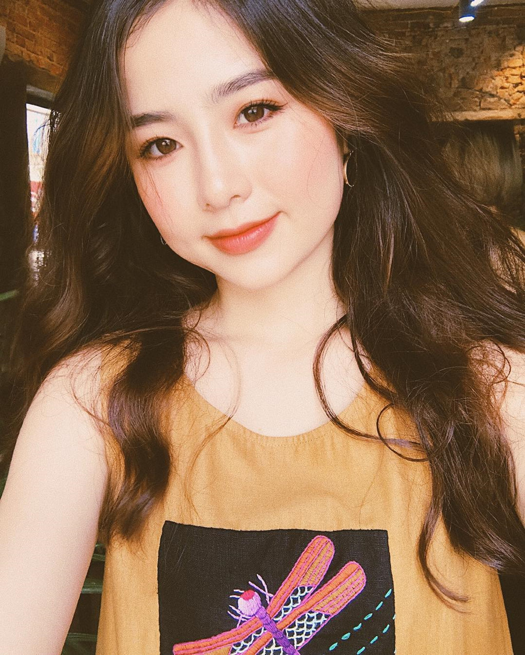 Hot girl tuổi Hợi: Người hạnh phúc bên chồng, kẻ theo nghiệp diễn xuất