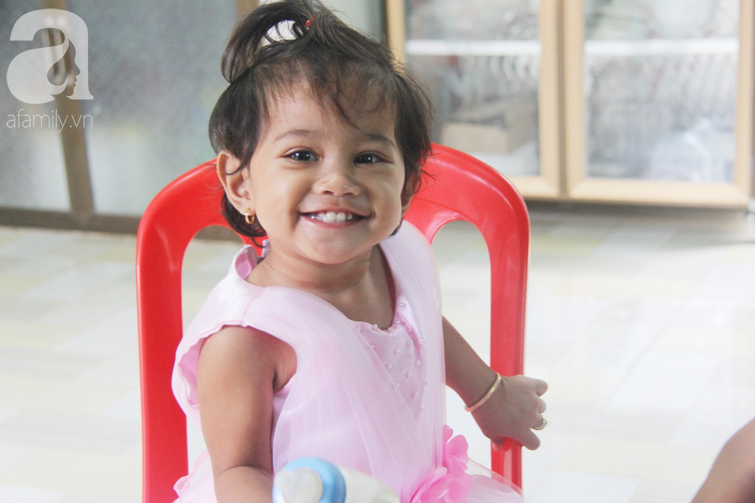 Cái Tết thứ 2 của người mẹ điên ở Trà Vinh: Hạnh phúc và tràn ngập tiếng cười khi con gái cất tiếng gọi mẹ