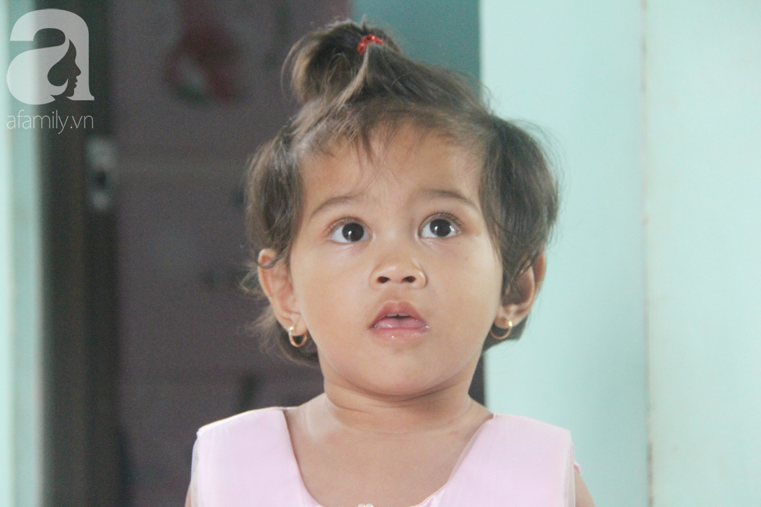 Cái Tết thứ 2 của người mẹ điên ở Trà Vinh: Hạnh phúc và tràn ngập tiếng cười khi con gái cất tiếng gọi mẹ