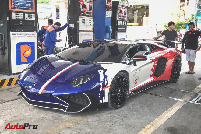 Hai đại gia tuổi Hợi chơi siêu xe khét tiếng nhất tại Việt Nam