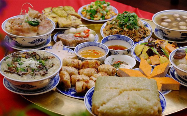 Chán cảnh bê ra lại bê vào, mẹ trẻ làm một mâm cơm bình dân đến không ngờ ngày mùng 4 Tết và cái kết