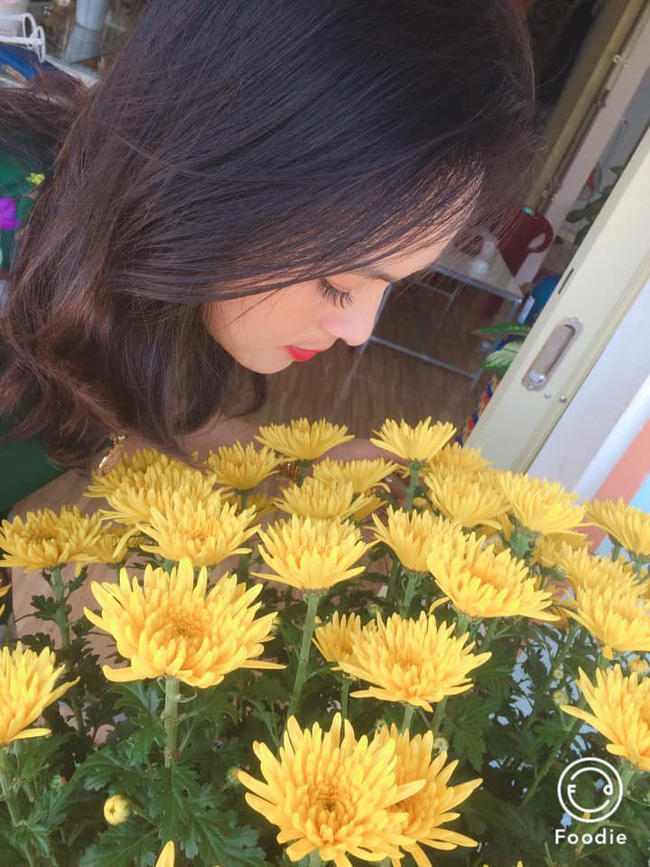 Cô gái bóc mẽ mẹ chụp ảnh lừa dối cả thế giới, dân mạng xôn xao khoe hậu trường giống nhau