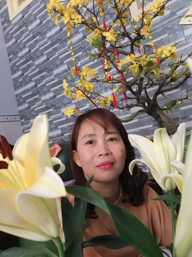 Cô gái bóc mẽ mẹ chụp ảnh lừa dối cả thế giới, dân mạng xôn xao khoe hậu trường giống nhau