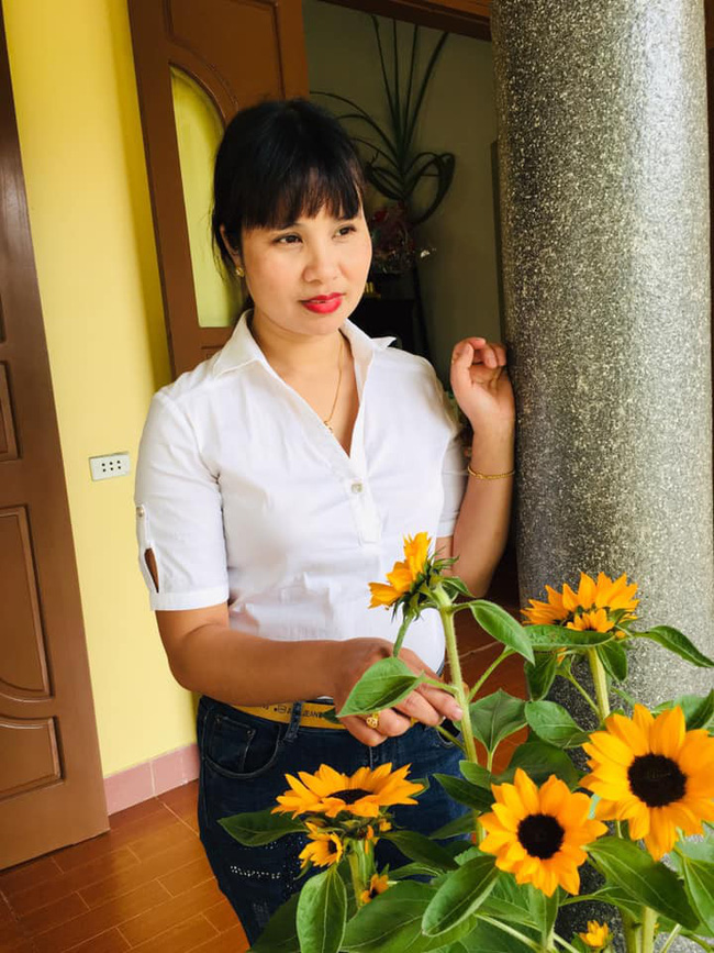 Cô gái bóc mẽ mẹ chụp ảnh lừa dối cả thế giới, dân mạng xôn xao khoe hậu trường giống nhau