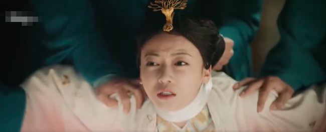 Ngô Cẩn Ngôn có bầu, bị siết cổ suýt chết, bị vu oan giết người, thế mà Hạo Lan truyện vẫn gây thất vọng