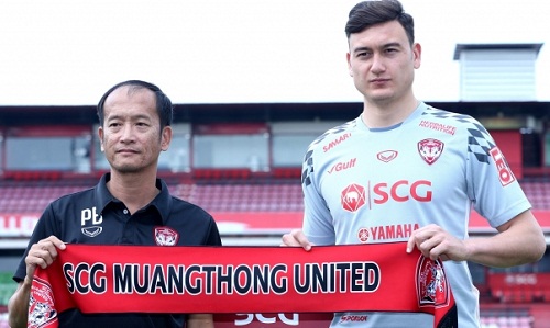 HLV Muangthong so sánh Đặng Văn Lâm với Oliver Kahn
