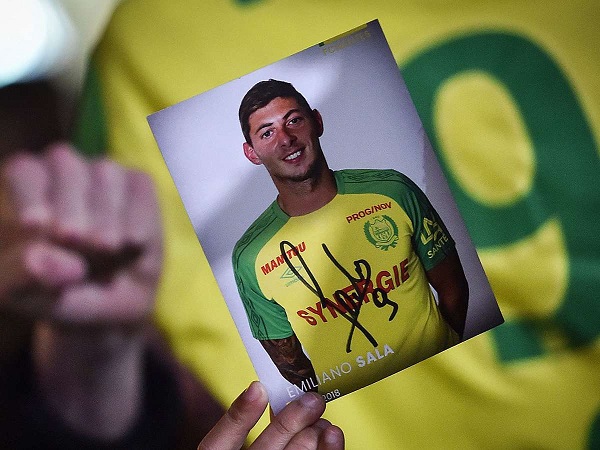 CLB Nantes treo vĩnh viễn áo số 9 để tưởng nhớ Emiliano Sala