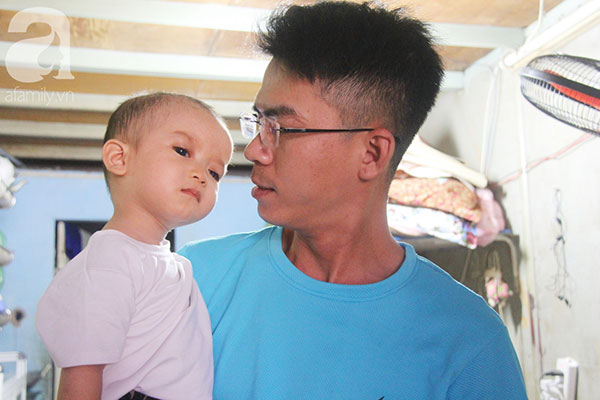 Cái Tết đầu tiên được nhìn thấy ánh sáng mặt trời sau hơn 1 năm mù lòa của bé Gia Anh