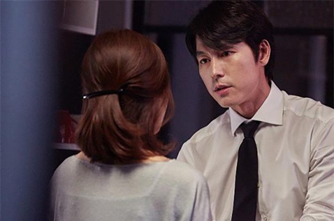 Về lấy đồ cho vợ đi đẻ, tôi bàng hoàng phát hiện tờ giấy chuyển tiền và những oan ức con gái phải chịu