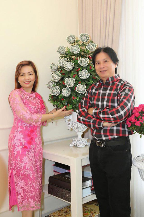 Khánh Thi khoe ảnh gia đình sum họp ngày Tết, nhưng mẹ chồng của cô mới là người gây chú ý